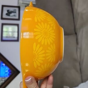 VINTAGE Pyrex Citrus Daisy Bowl